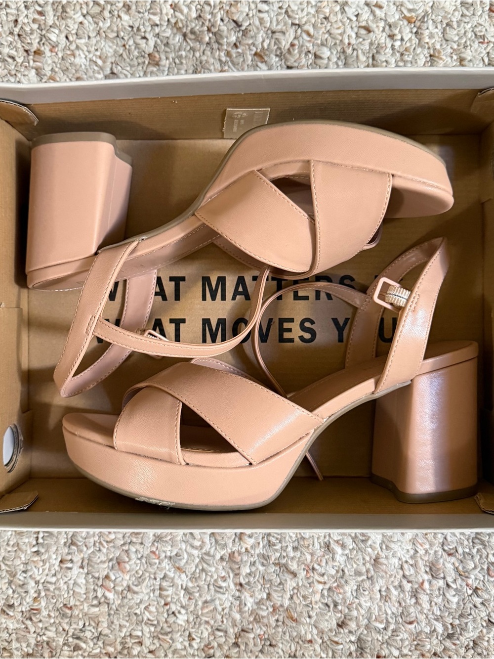 Kenneth Cole Reaction 9M Reeva Platform Block Heel Sandals in Nude NWOT